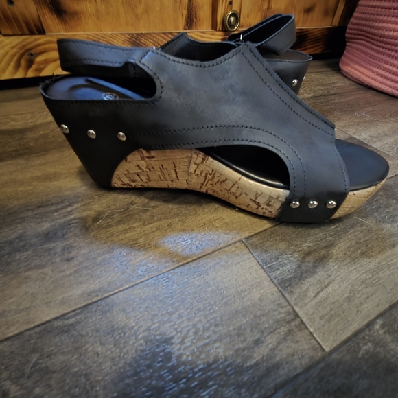 New! Platform Wedge Sandals - Picture 4 of 5